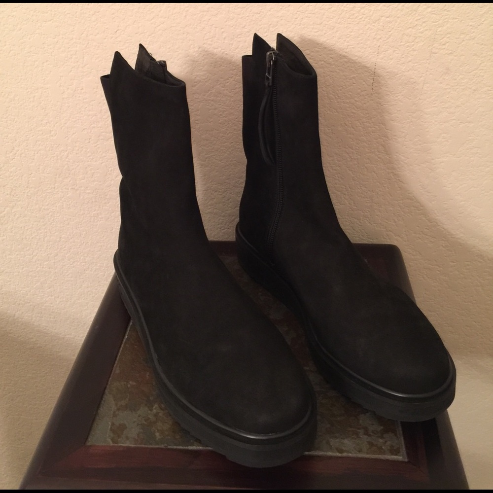 COPY - Claeyton wood black zip suede boots size 3…